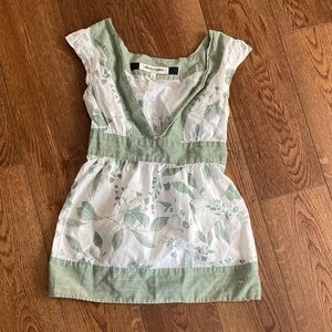 Abercrombie leaf pattern top